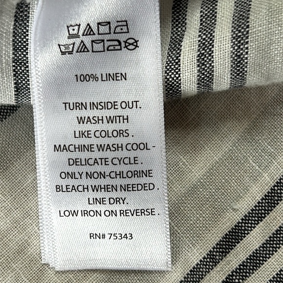 St. Tropez West 100% linen white and gray striped top. Front pocket, Size Large - Picture 5 of 10